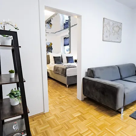 Zentral-kingsize Bett-playstation 4-hbf Nach Koeln Und Duesseldorf * Haan
