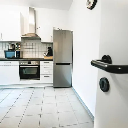 Zentral-kingsize Bett-playstation 4-hbf Nach Koeln Und Duesseldorf